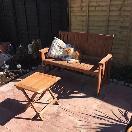 Basingstoke En Suite Room In Garden Annex Exterior foto